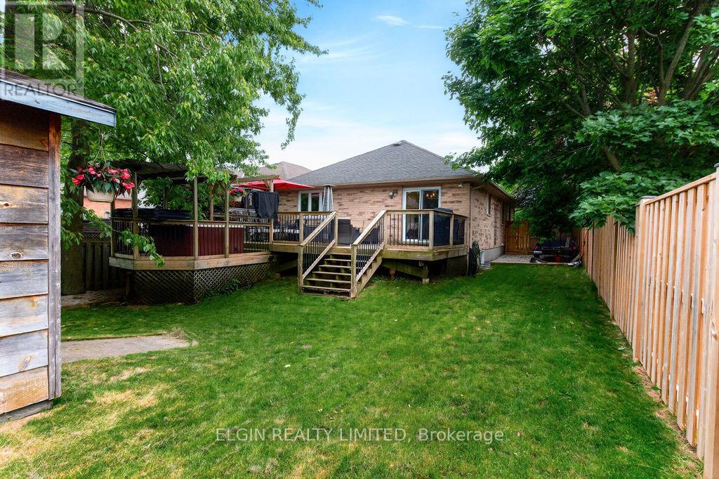 599 WELLINGTON STREET - 33