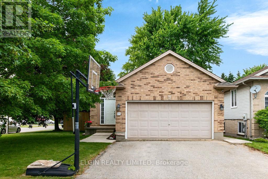 599 WELLINGTON STREET - 35