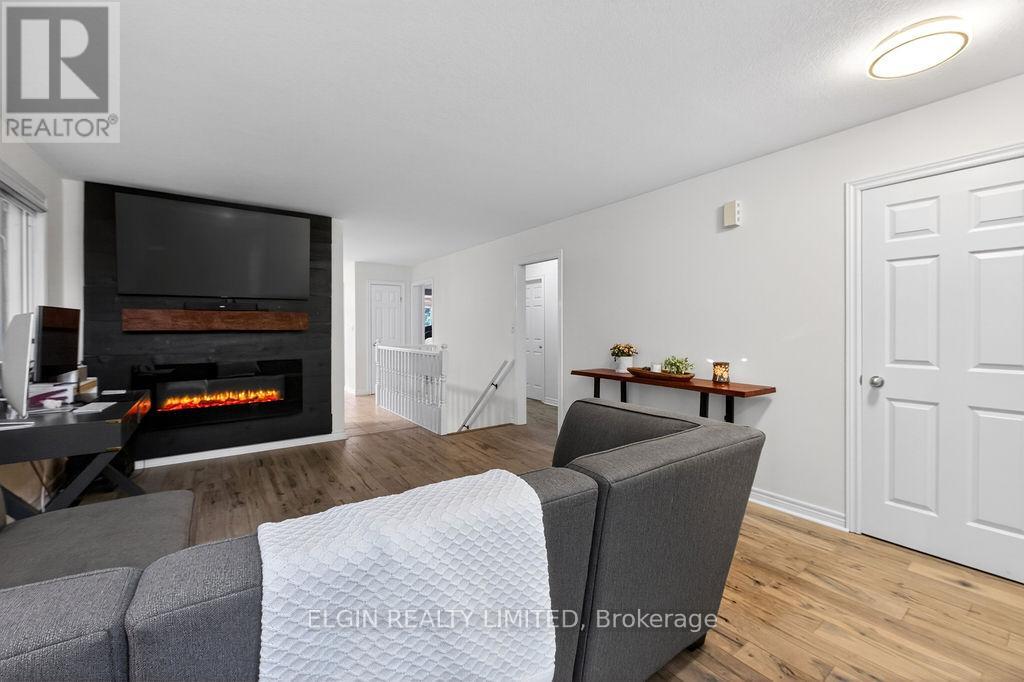 599 WELLINGTON STREET - 6