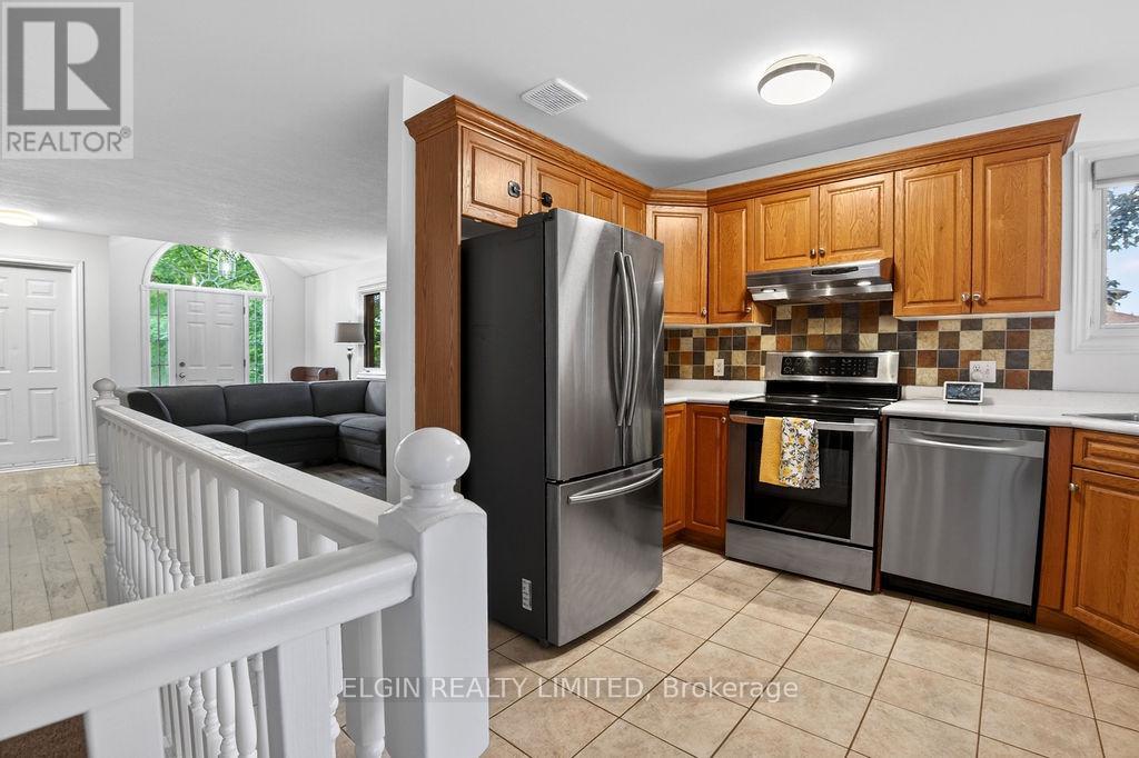 599 WELLINGTON STREET - 8