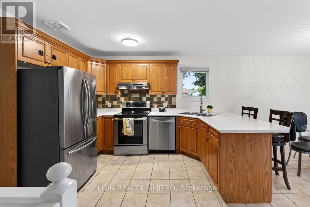 599 WELLINGTON STREET - 9