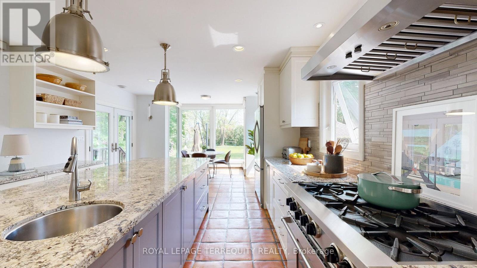 65 BURNHAMTHORPE CRESCENT - 16