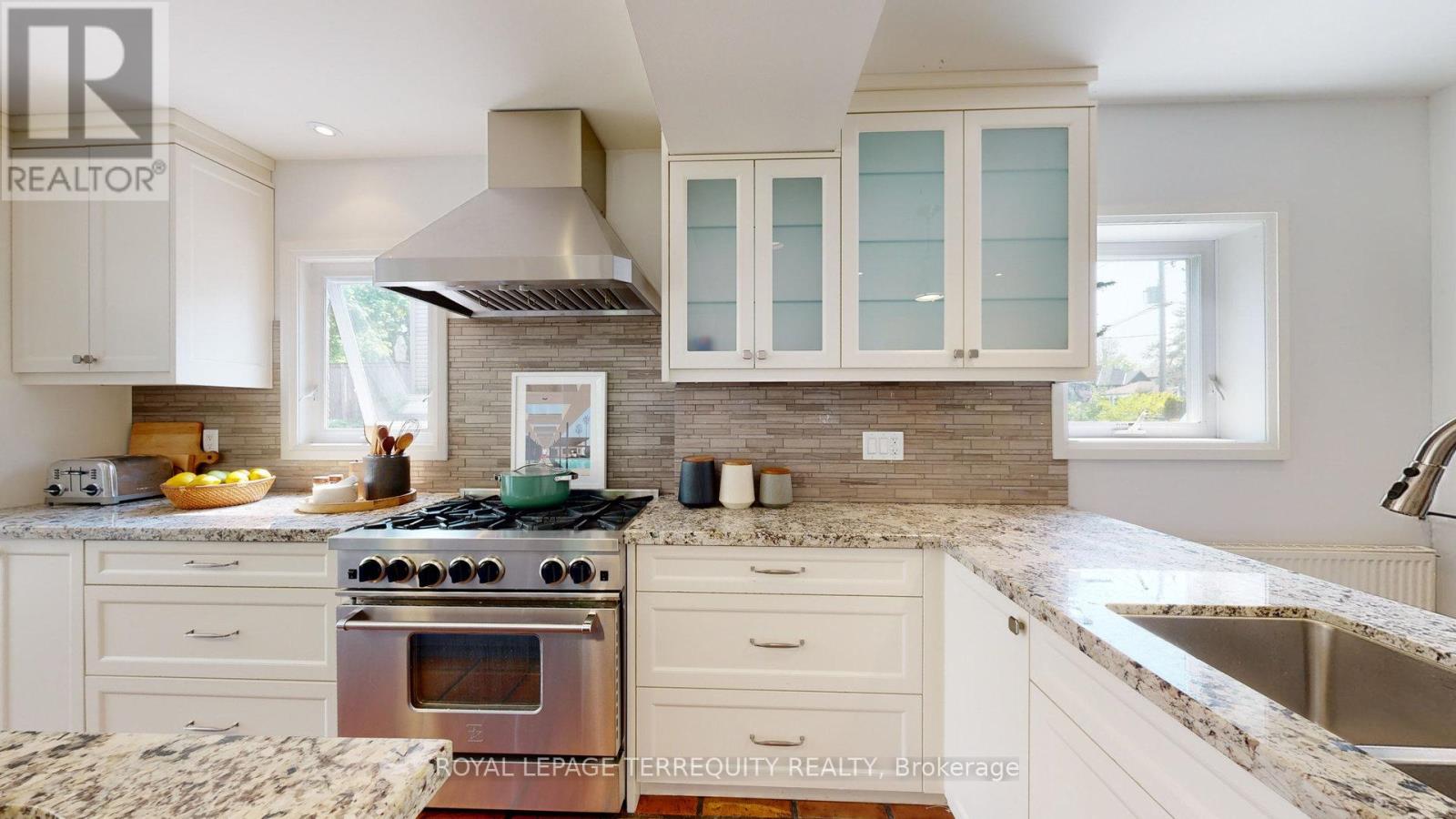 65 BURNHAMTHORPE CRESCENT - 17
