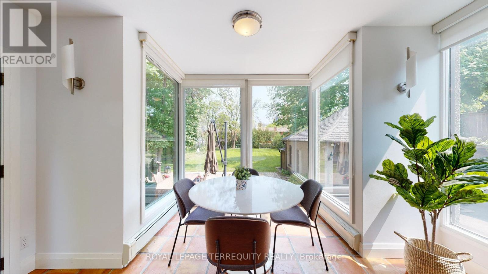 65 BURNHAMTHORPE CRESCENT - 20