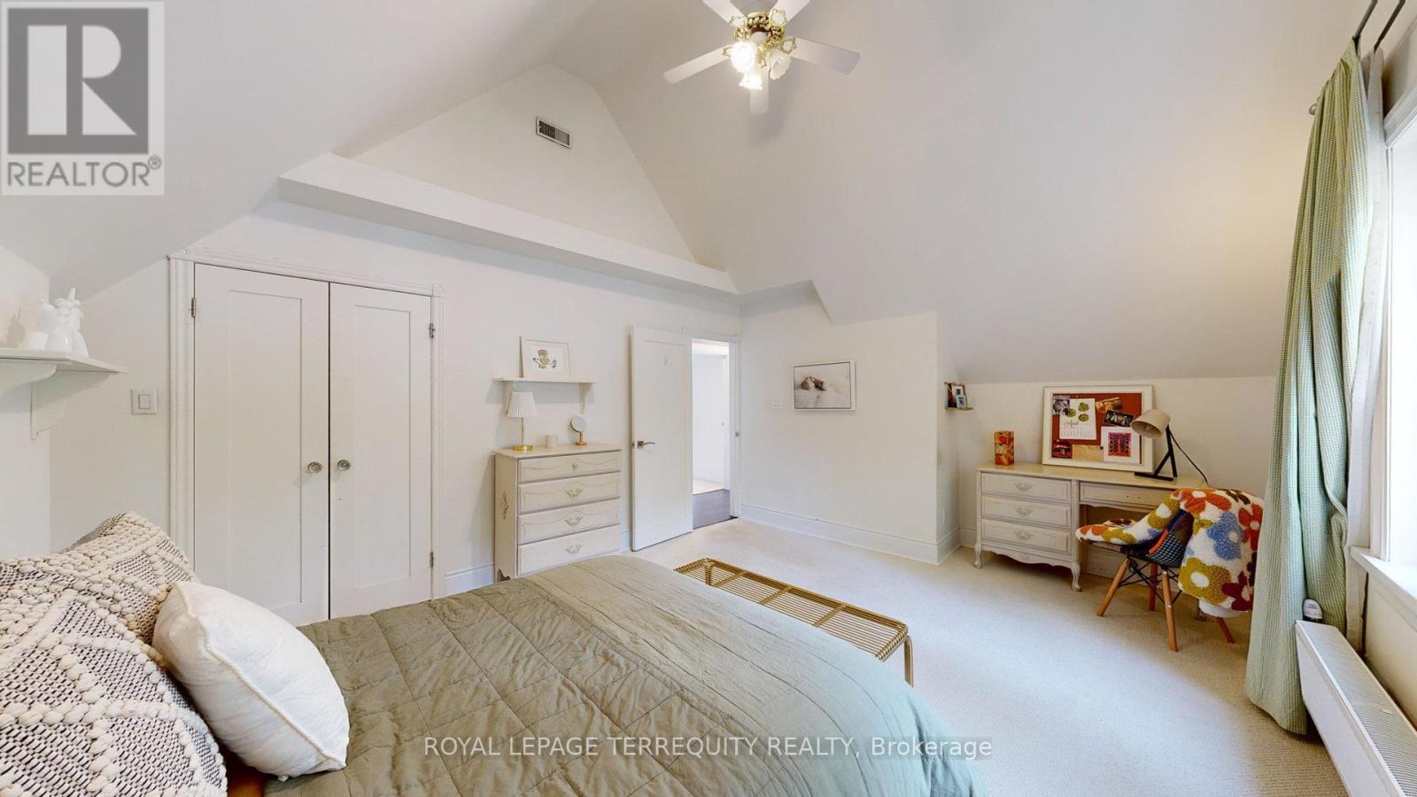 65 BURNHAMTHORPE CRESCENT - 27