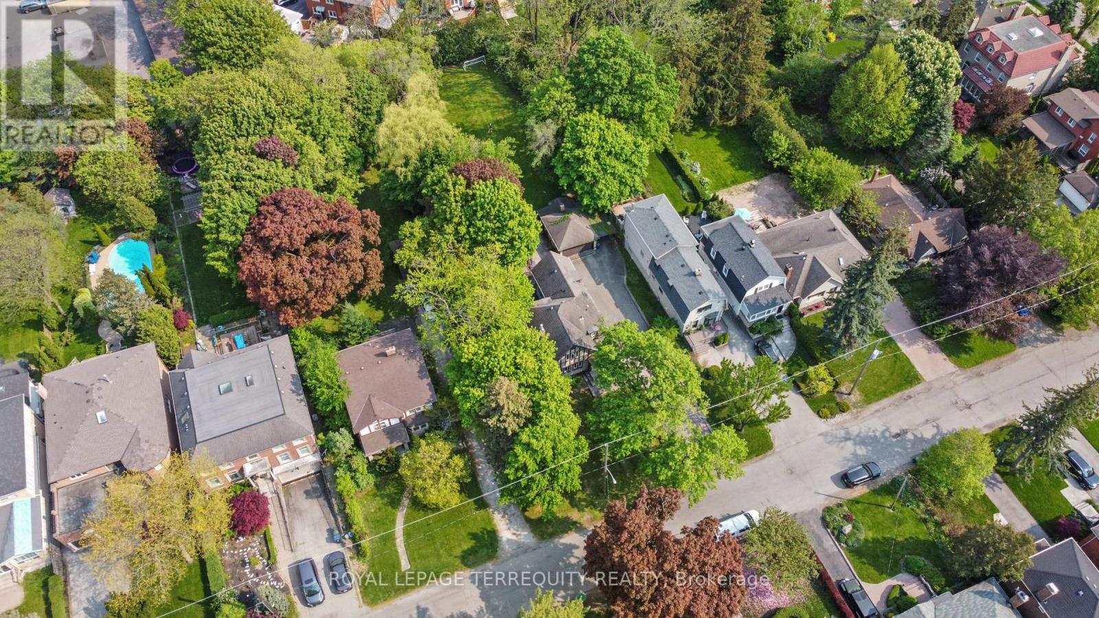 65 BURNHAMTHORPE CRESCENT - 4