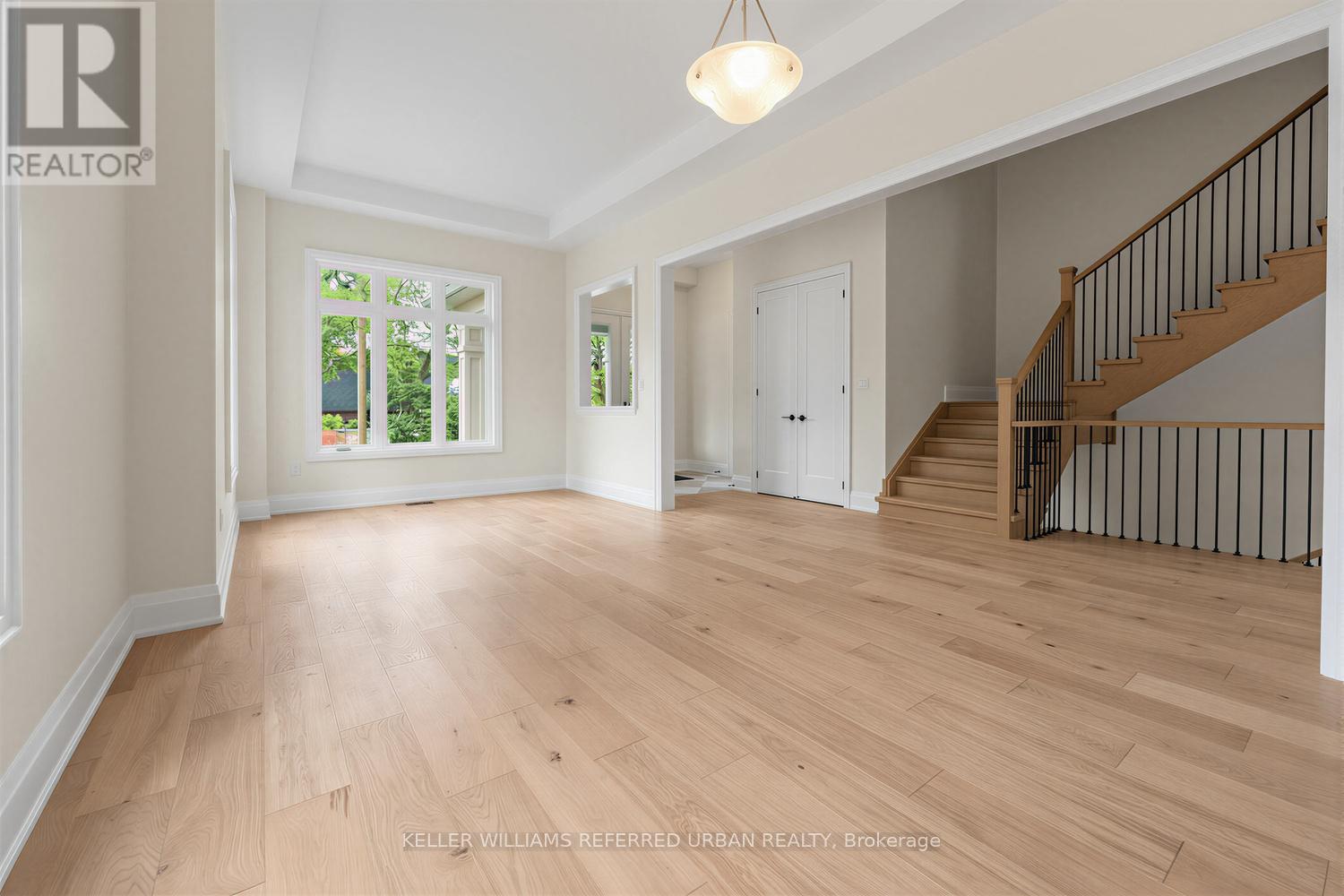 1429 DUNDAS CRESCENT - 10
