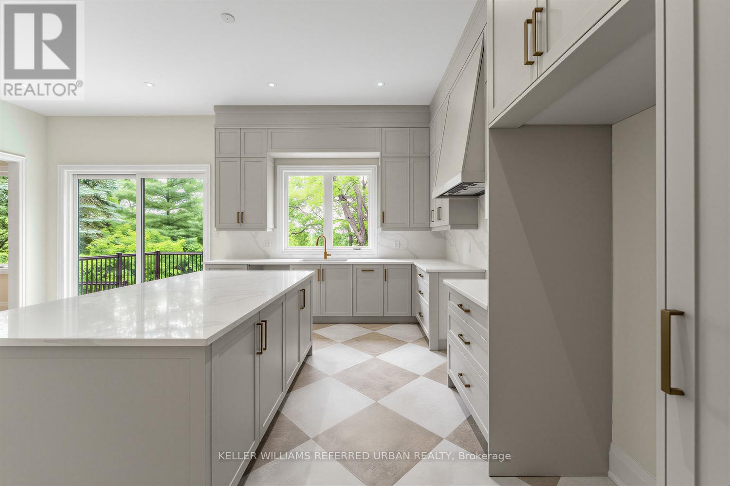 1429 DUNDAS CRESCENT - 13