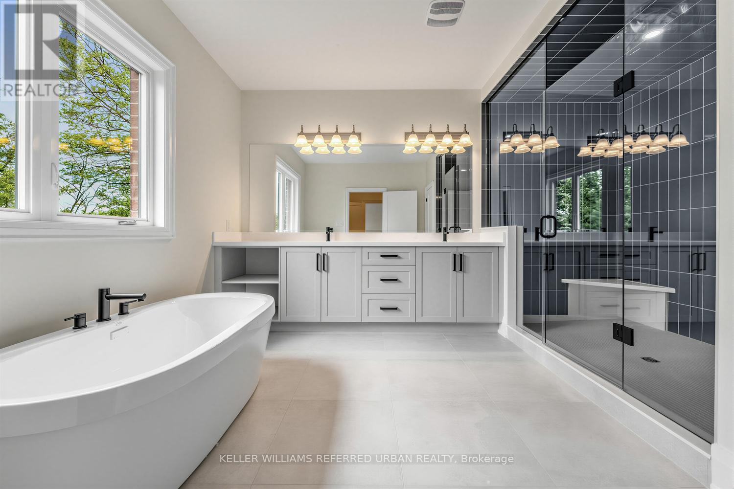 1429 DUNDAS CRESCENT - 24