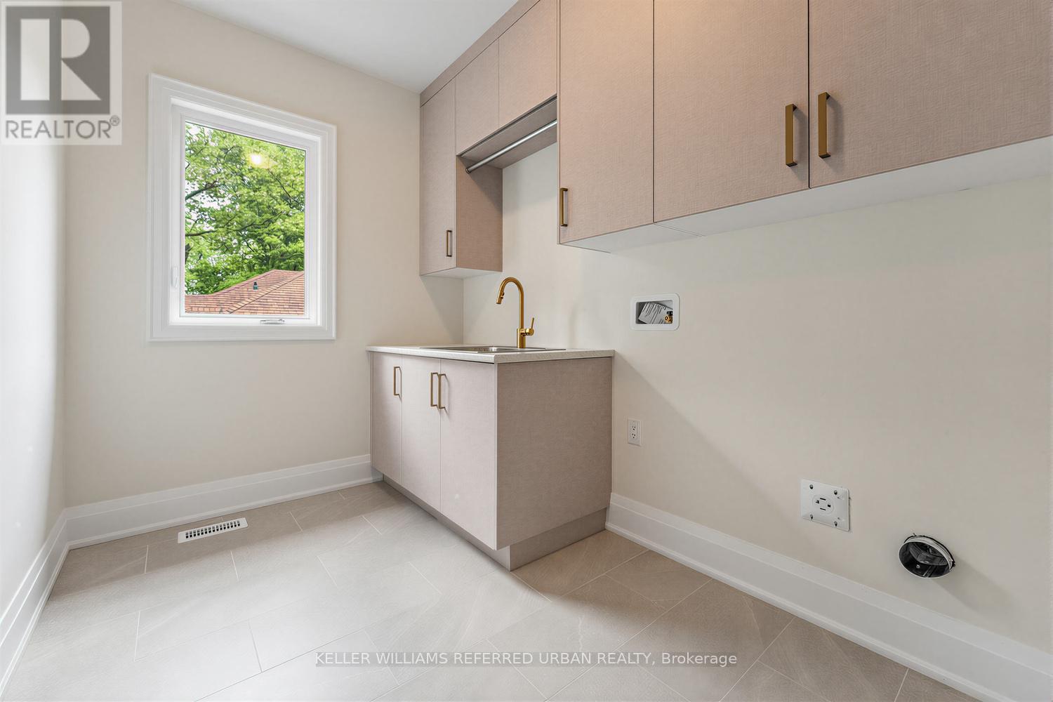 1429 DUNDAS CRESCENT - 35