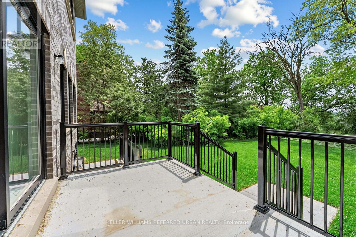 1429 DUNDAS CRESCENT - 37