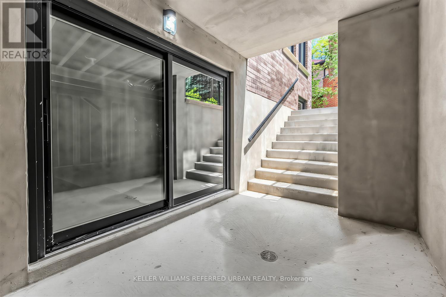 1429 DUNDAS CRESCENT - 40
