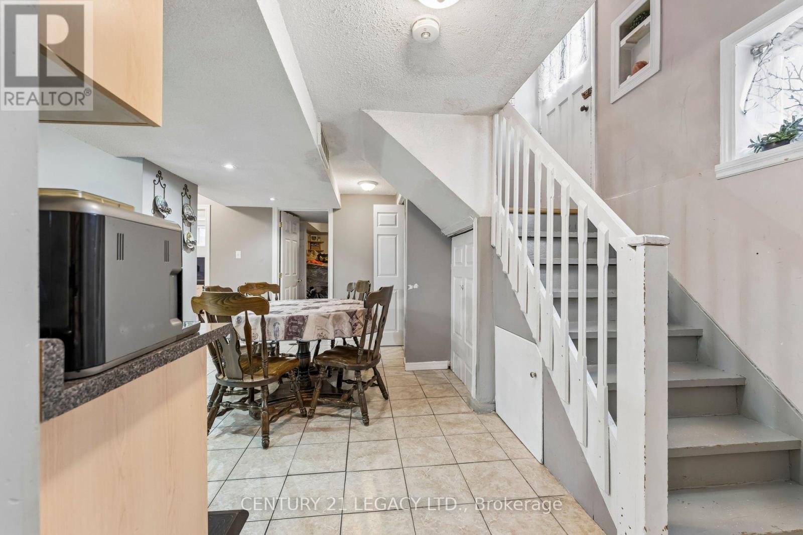 34 CUMBERLAND DRIVE - 31