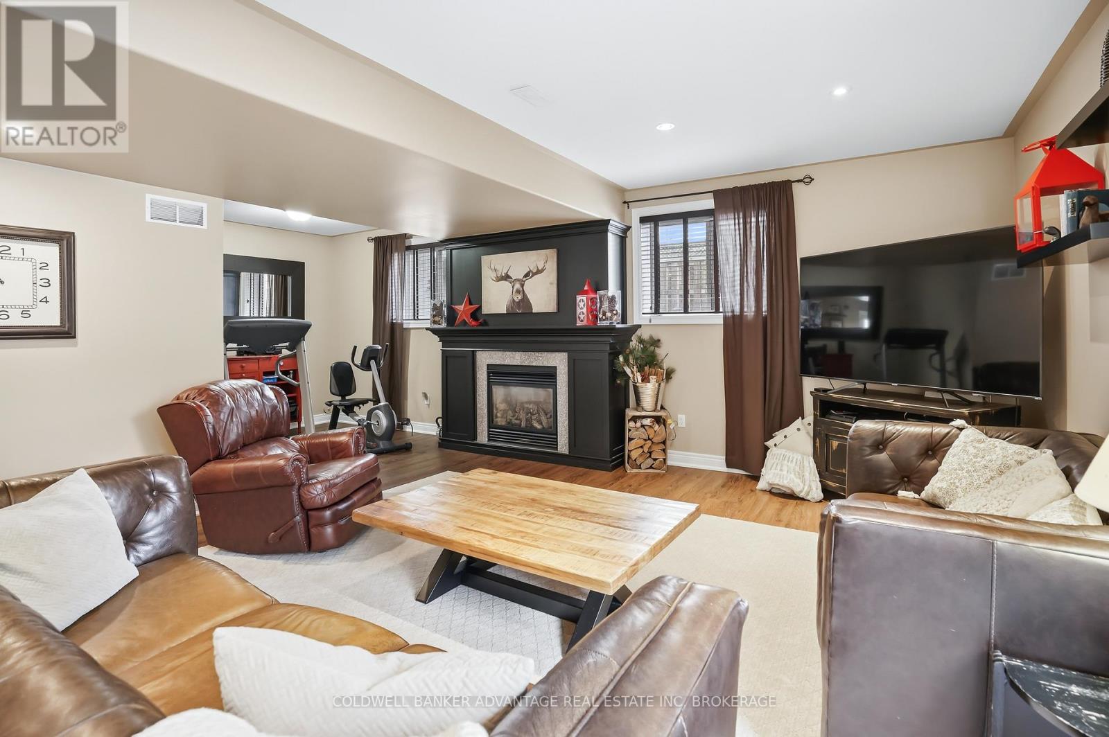9 BACON LANE - 25