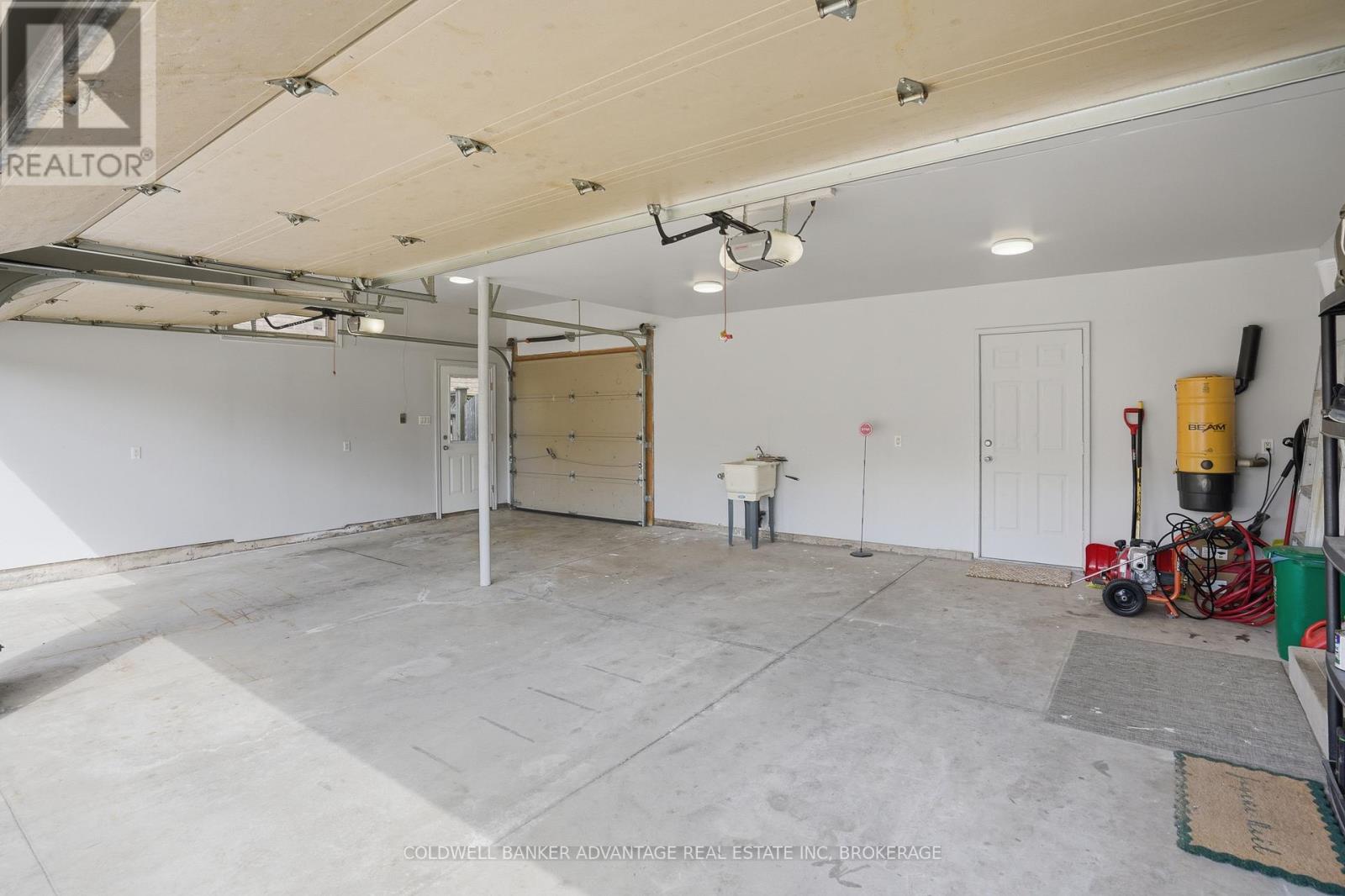9 BACON LANE - 29