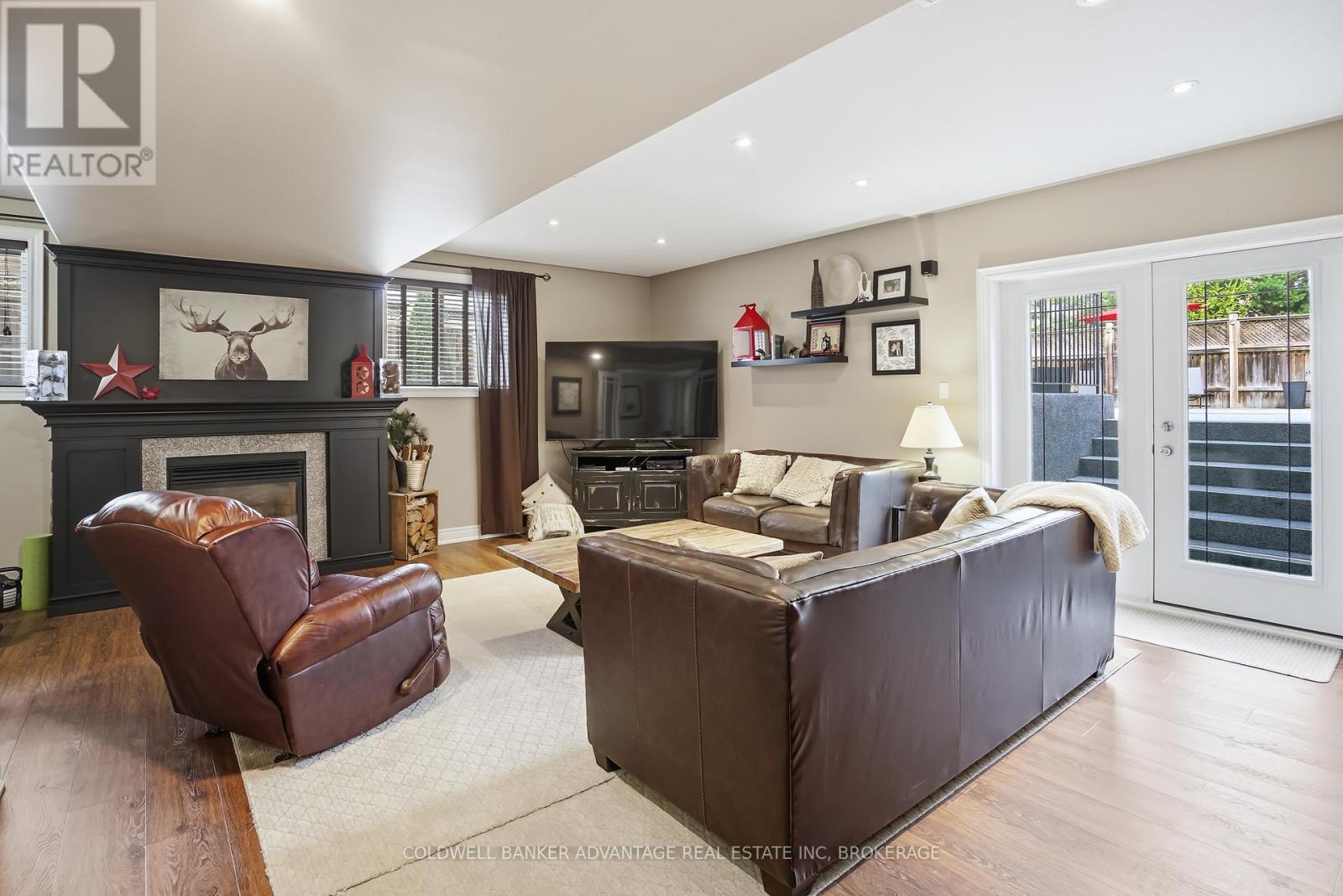 9 BACON LANE - 26