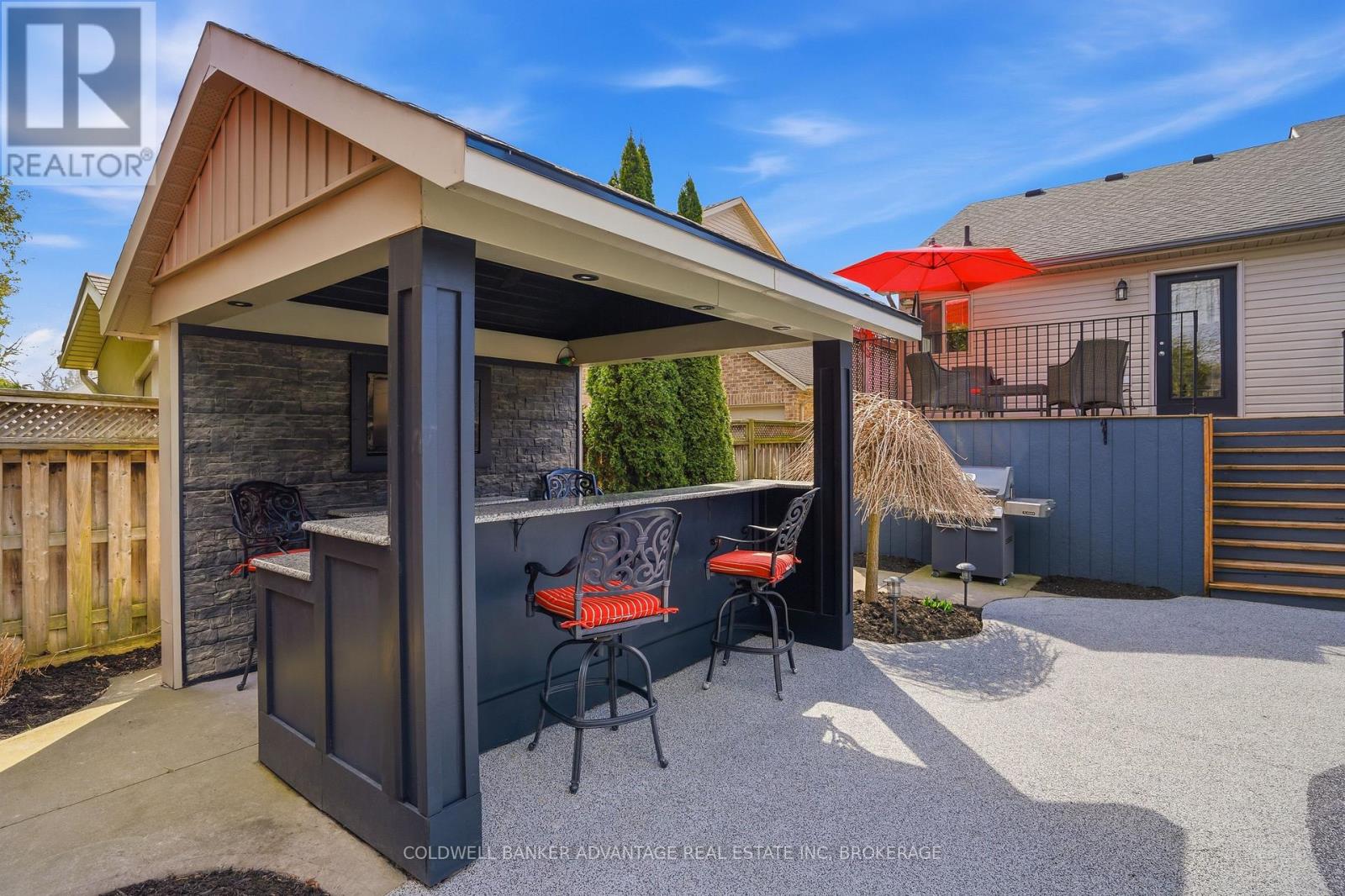 9 BACON LANE - 35