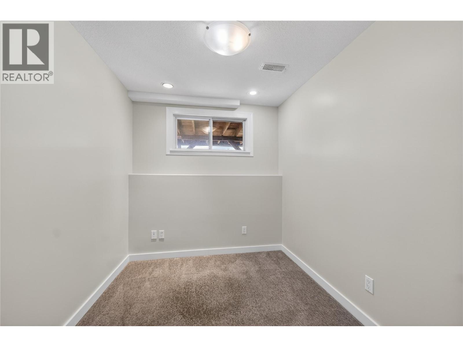 691 3 Street SE - 31