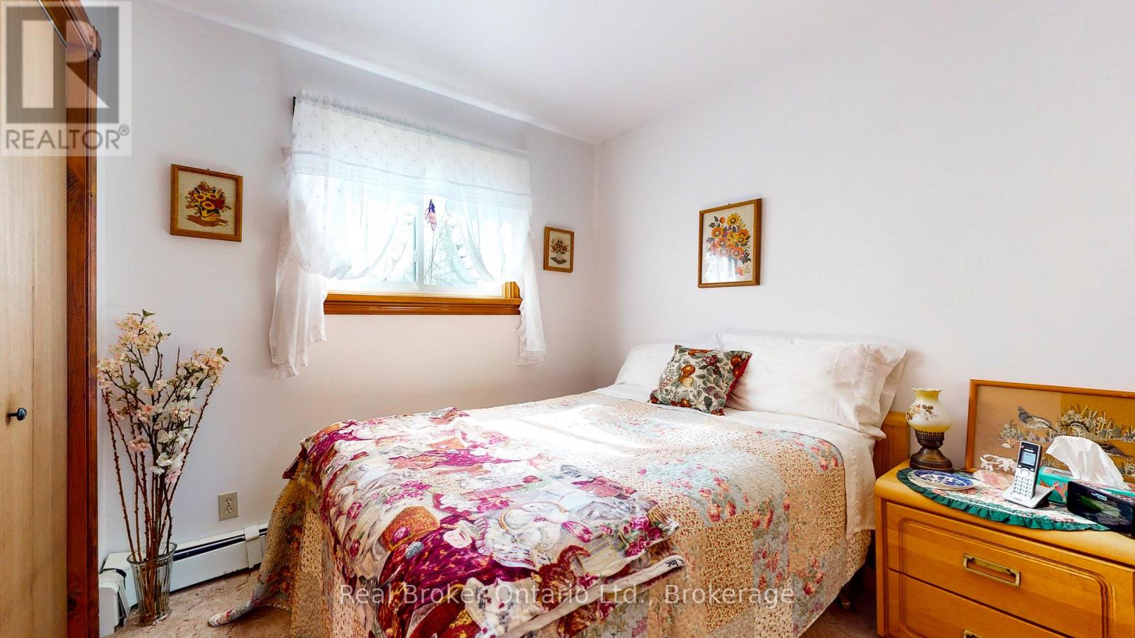 14 SENECA CRESCENT - 21