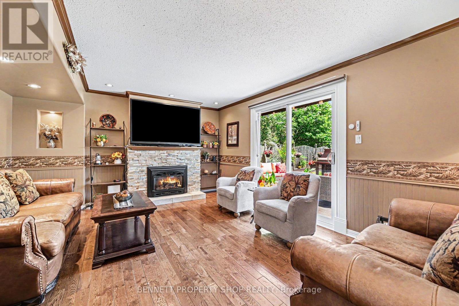 5 Bed, 3 Bath House for Sale in Ottawa – 78 MEADOWBANK DRIVE, Ottawa – MLS# X13431676 - Image 9