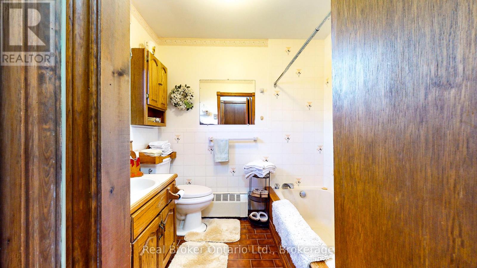 14 SENECA CRESCENT - 26
