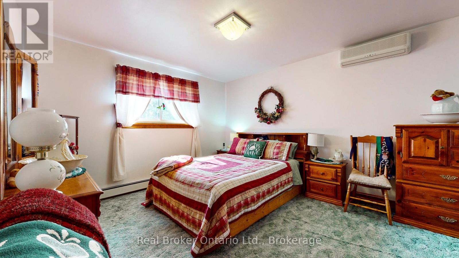 14 SENECA CRESCENT - 25