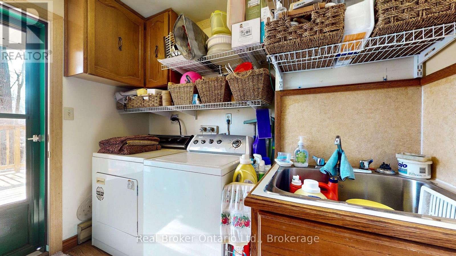 14 SENECA CRESCENT - 35