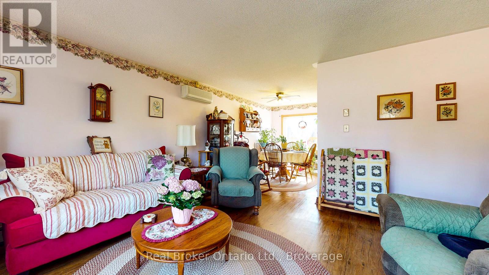 14 SENECA CRESCENT - 29