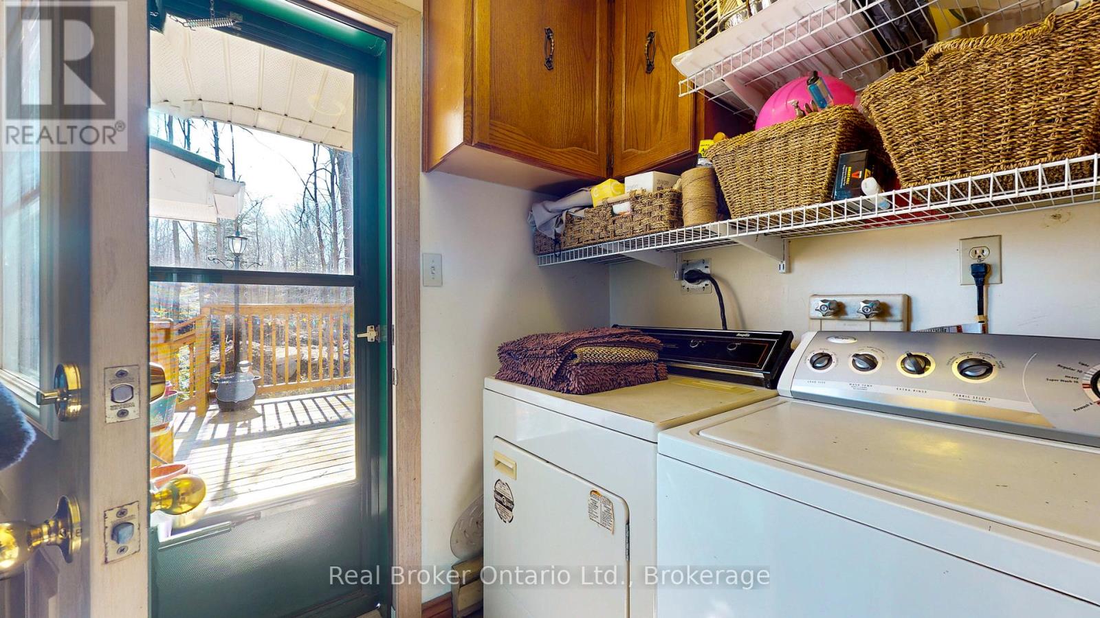 14 SENECA CRESCENT - 36