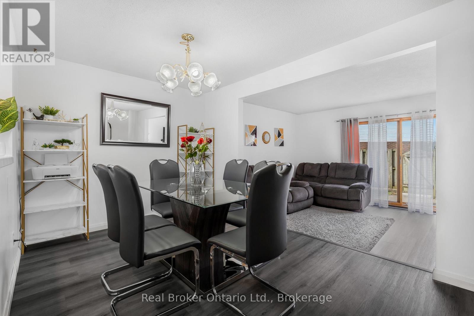 #8 5982 DUNN STREET - 9