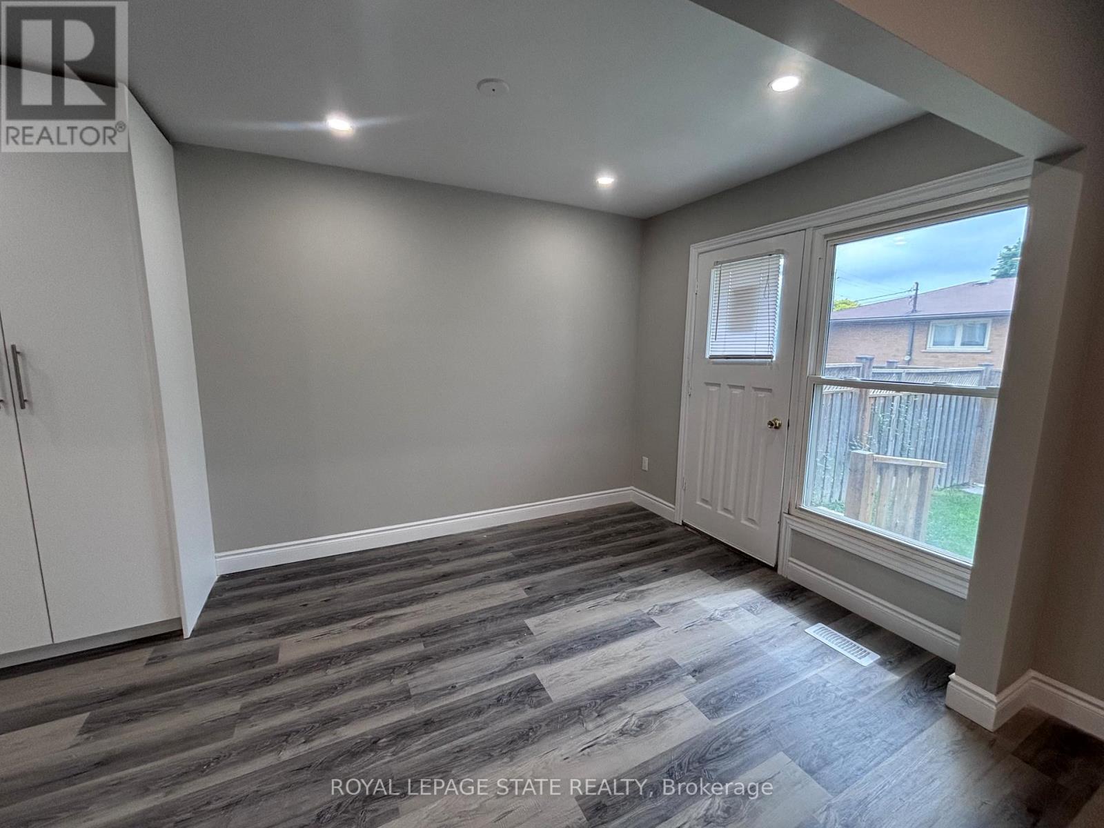 #4 153 LIMERIDGE ROAD W - 10