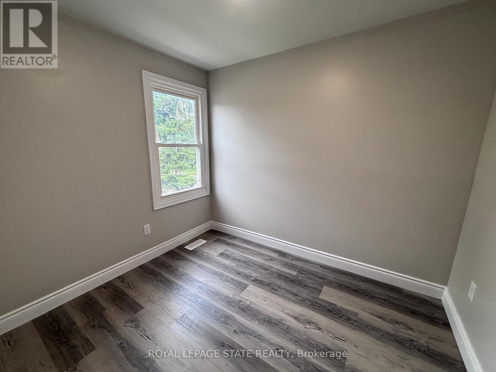 #4 153 LIMERIDGE ROAD W - 12
