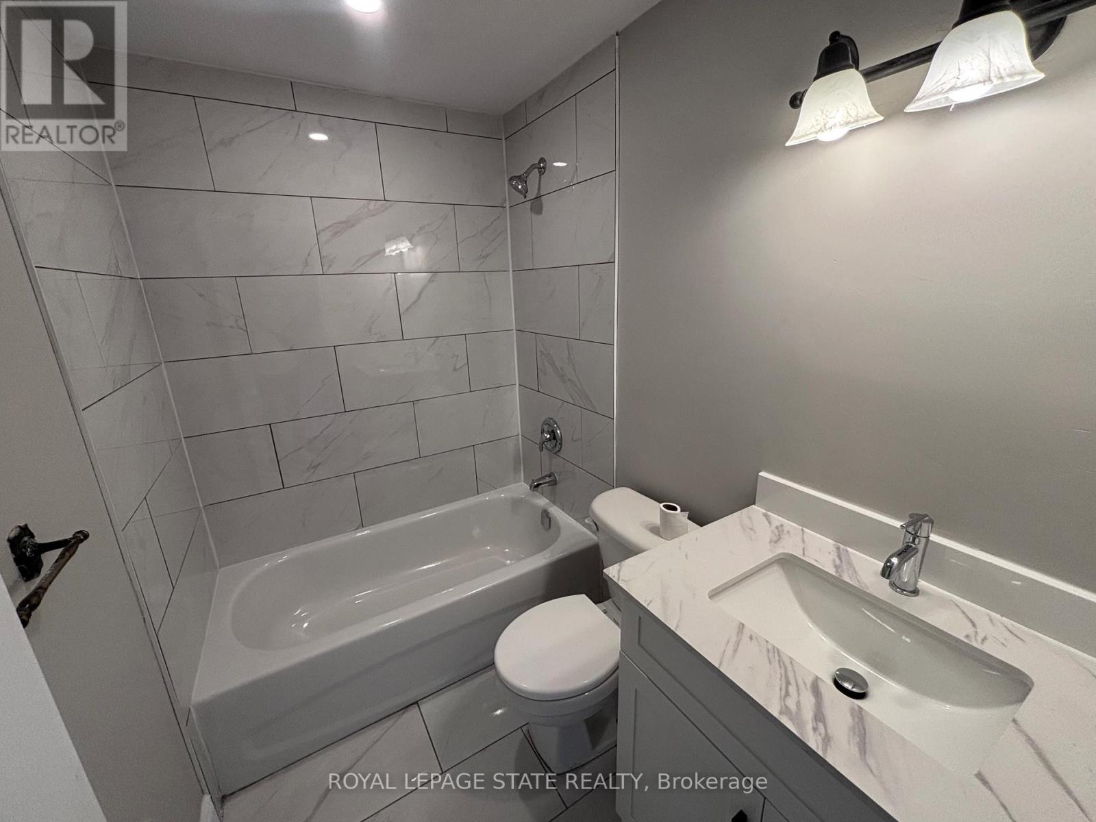 #4 153 LIMERIDGE ROAD W - 16
