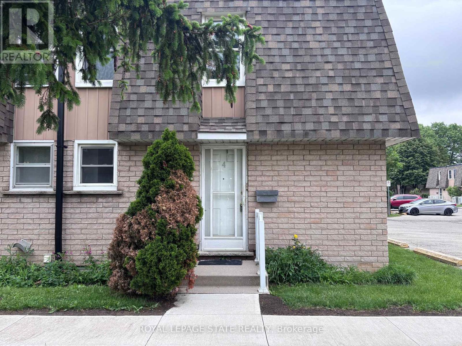 #4 153 LIMERIDGE ROAD W - 2