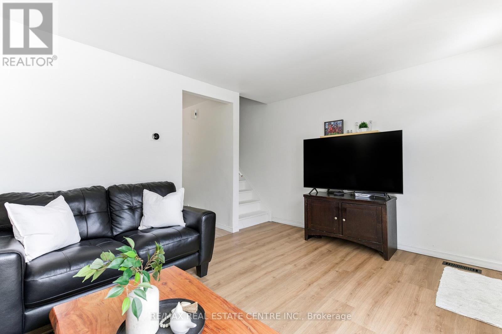 #22 210 GLAMIS ROAD - 14