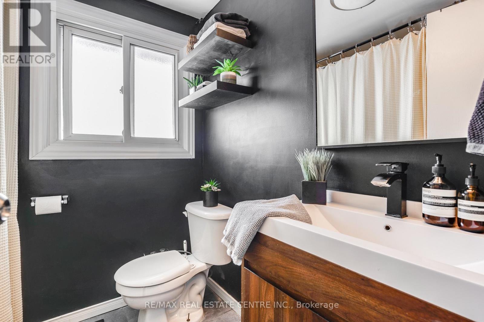 #22 210 GLAMIS ROAD - 17