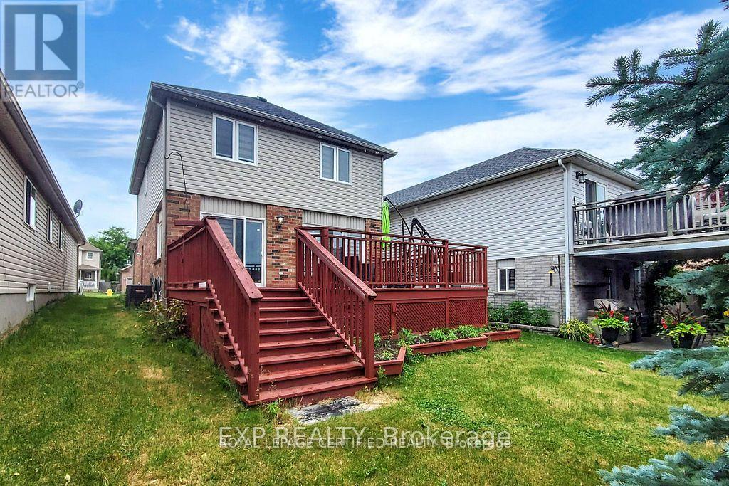 66 CHATEAU CRESCENT - 29