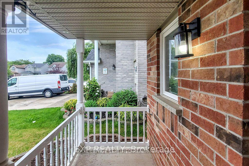 66 CHATEAU CRESCENT - 6