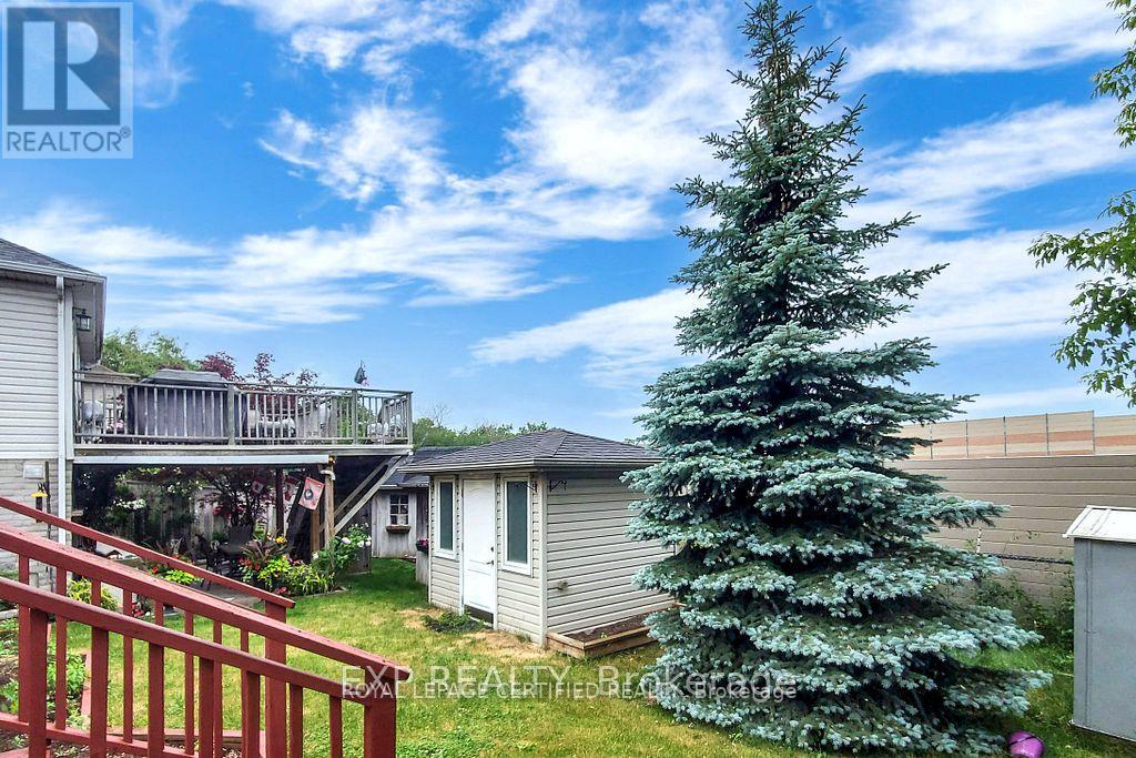 66 CHATEAU CRESCENT - 31