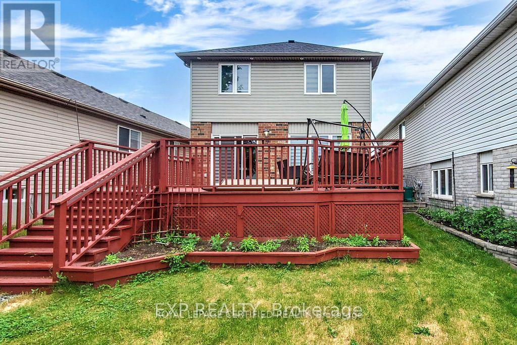66 CHATEAU CRESCENT - 28