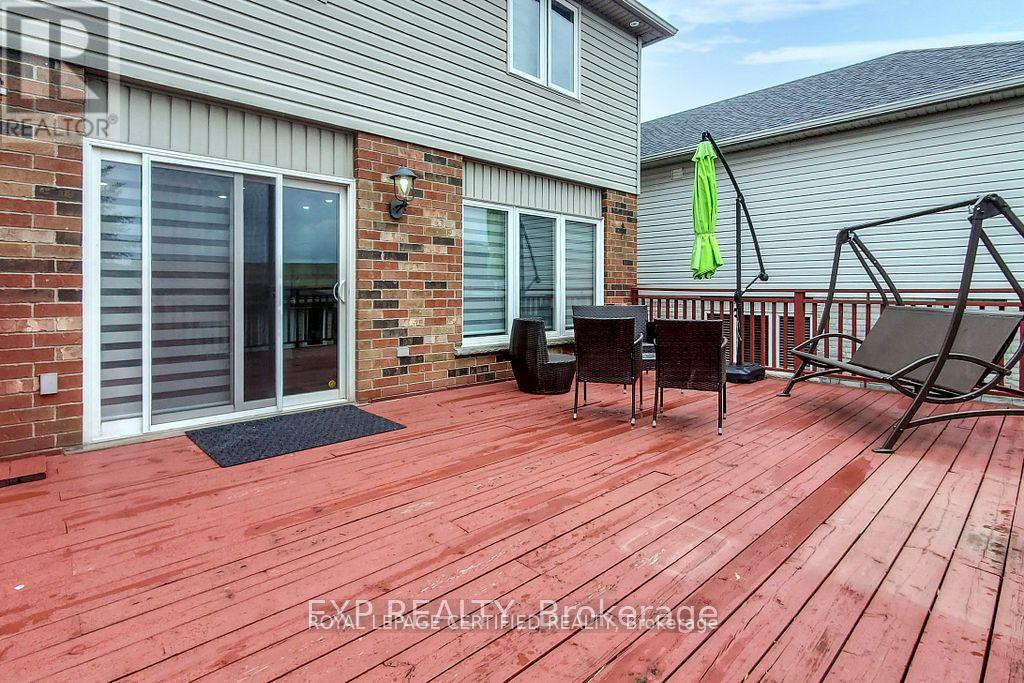 66 CHATEAU CRESCENT - 30