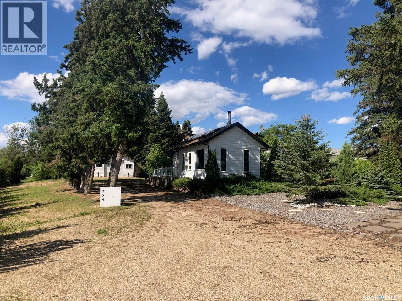 224 Service ROAD W - 56
