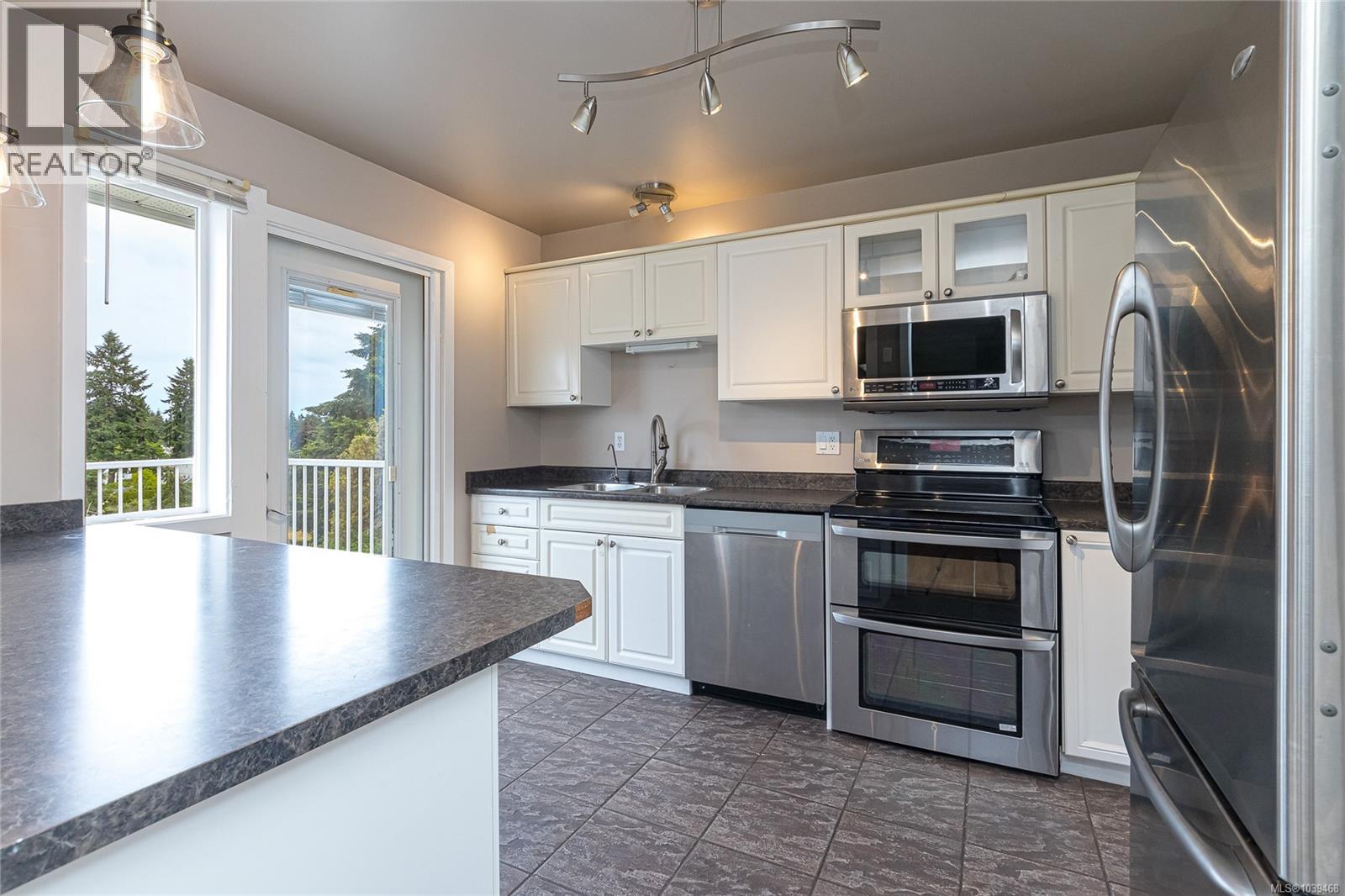 3321 Susan Marie Pl, Colwood