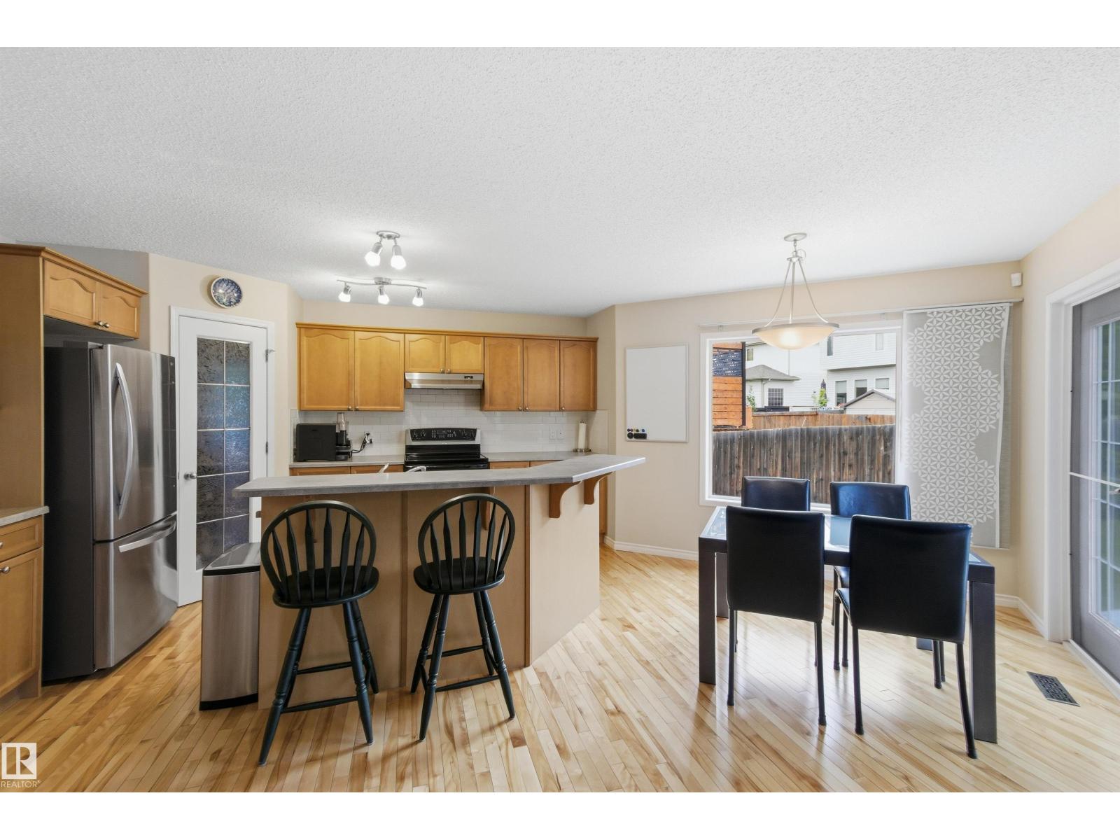 391 FOXBORO DR — photo 11