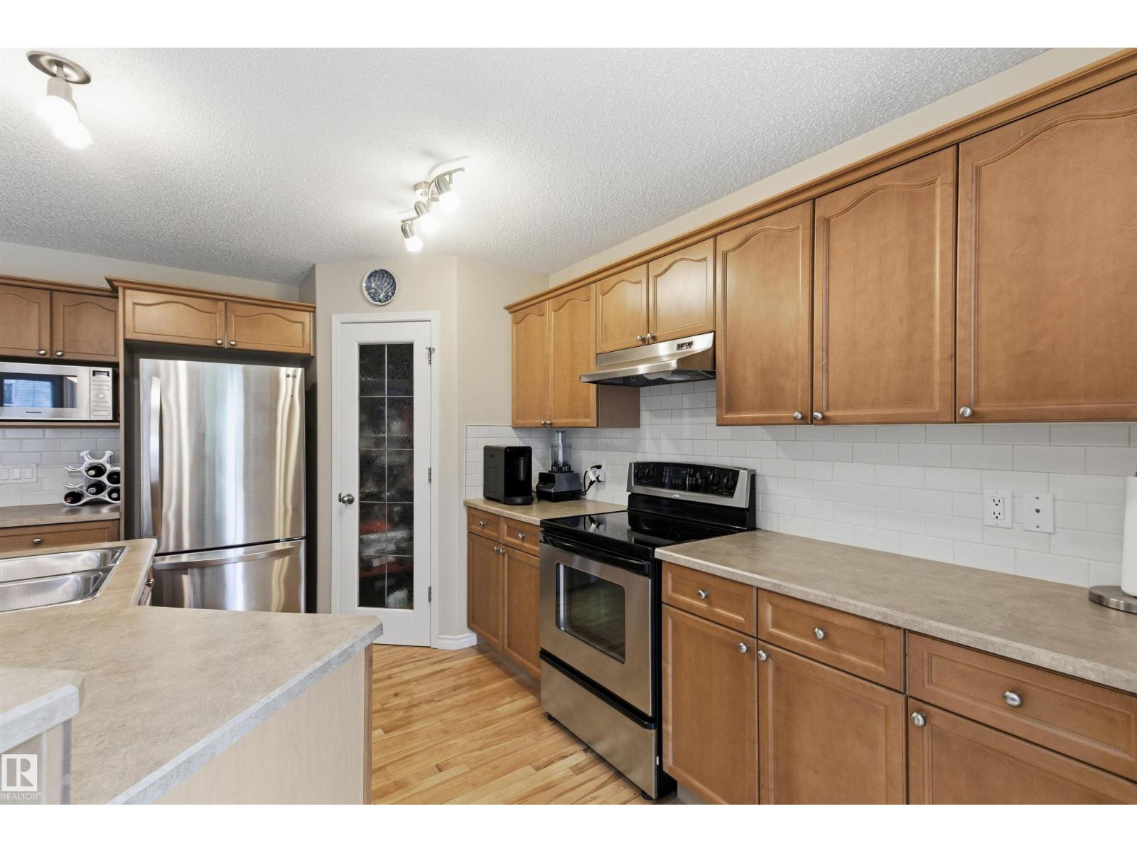 391 FOXBORO DR — photo 14