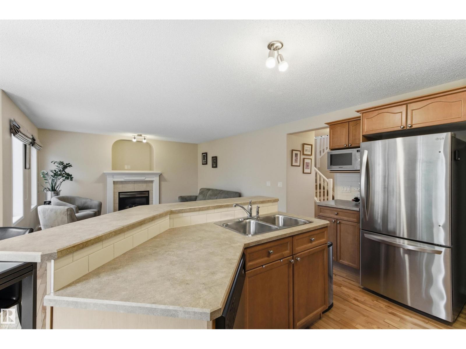391 FOXBORO DR — photo 15