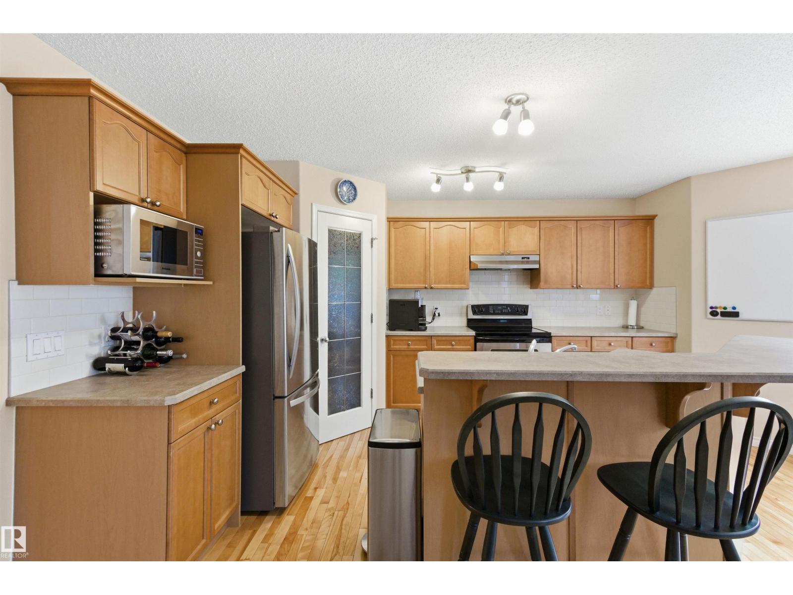 391 FOXBORO DR — photo 17