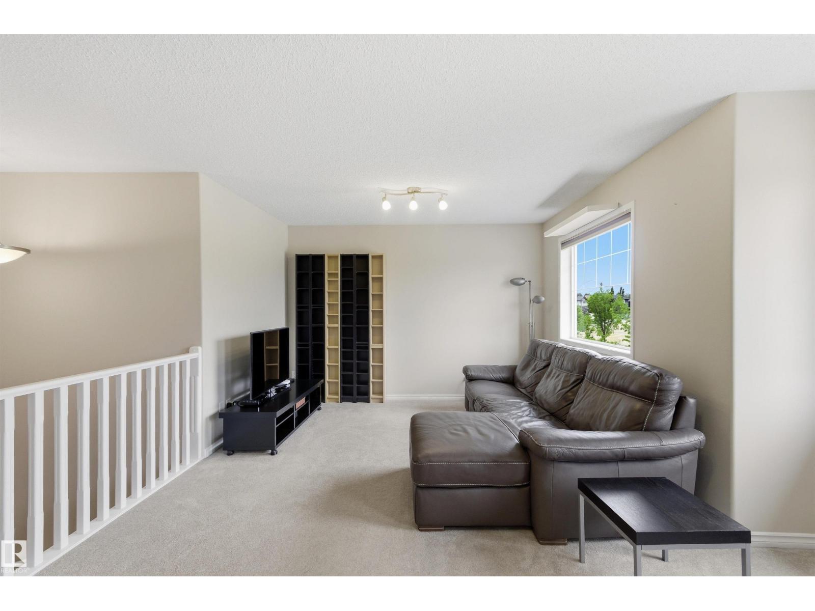 391 FOXBORO DR — photo 23