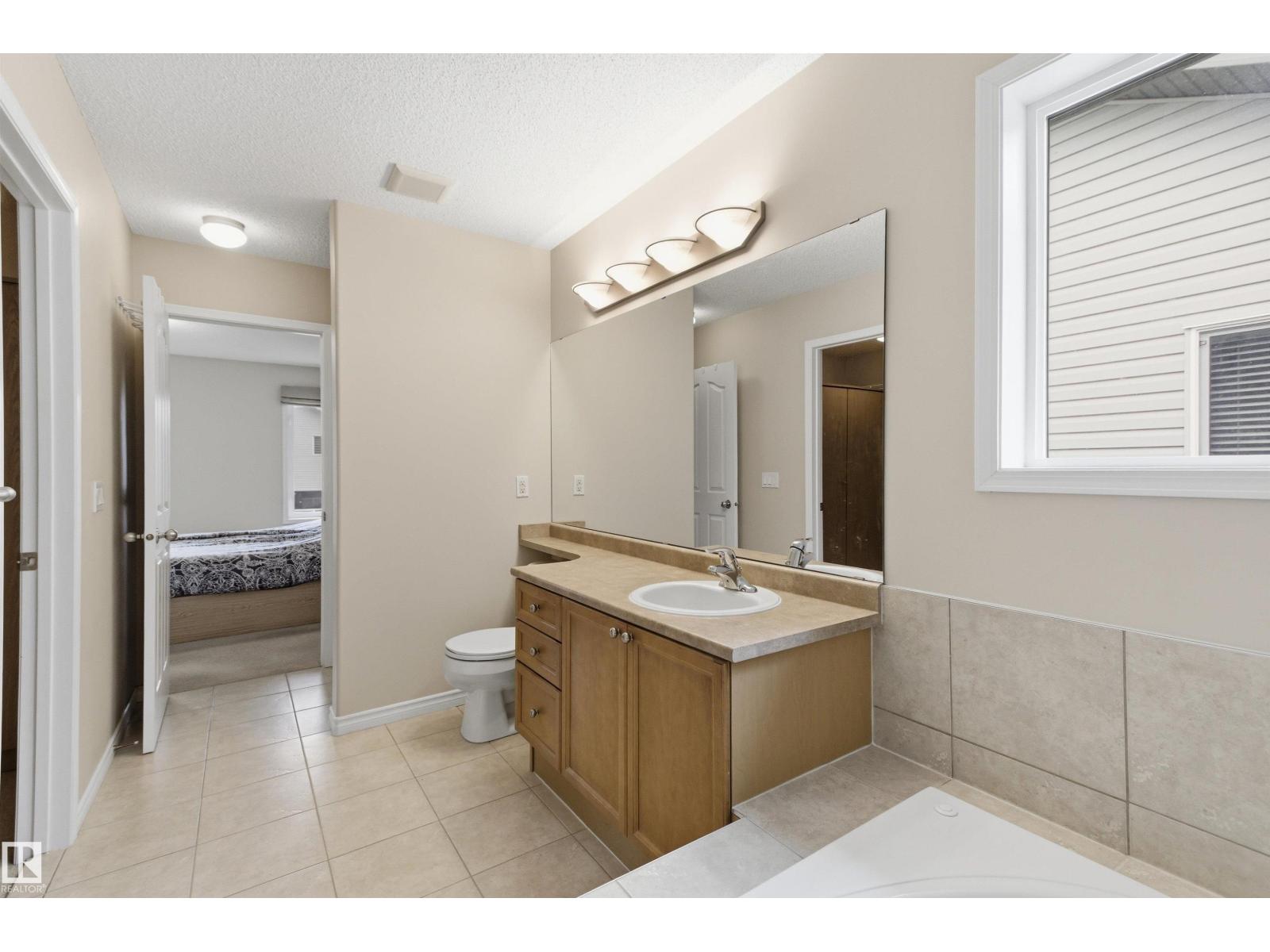 391 FOXBORO DR — photo 31