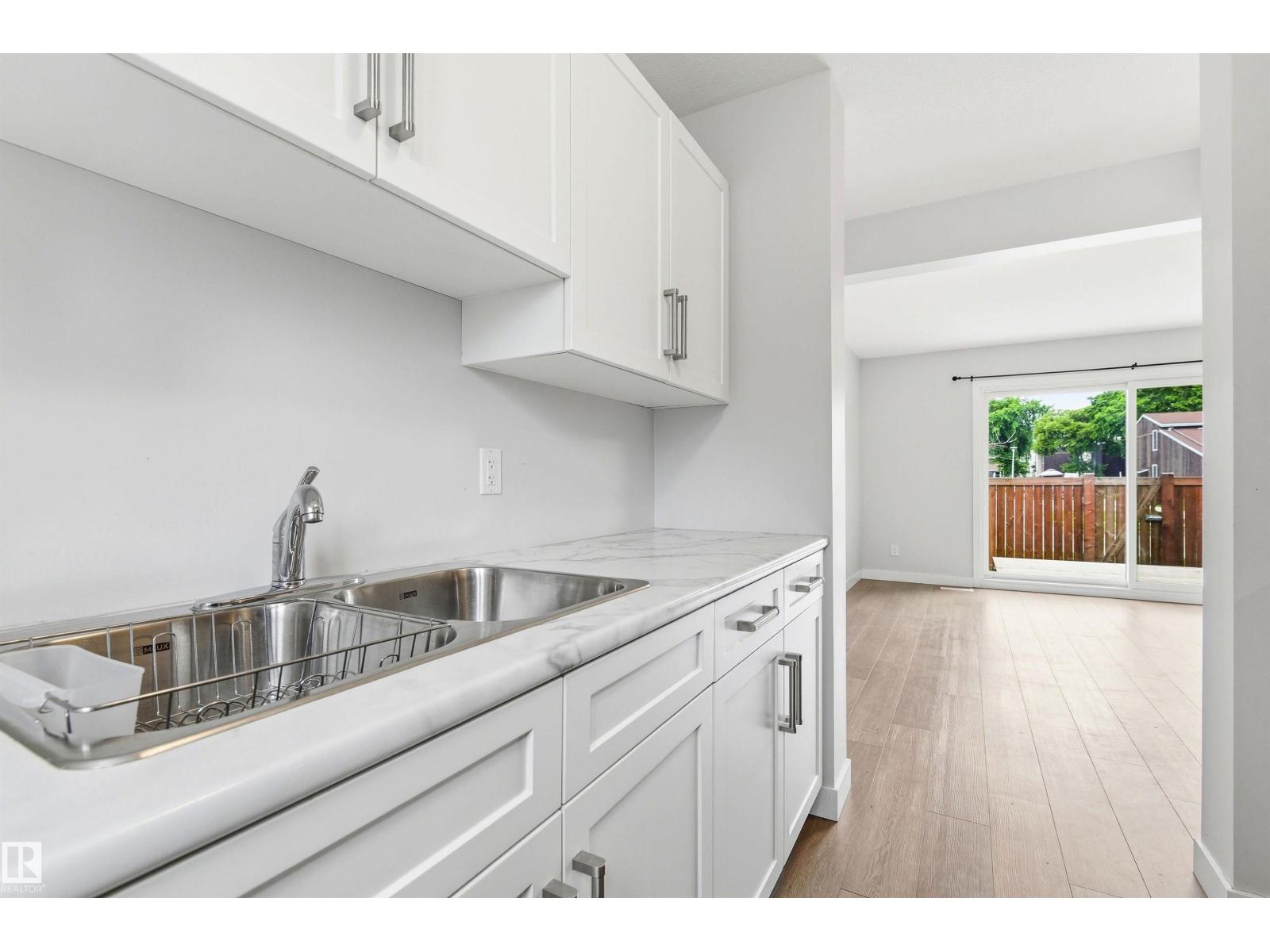 18353 66 AV NW - 18